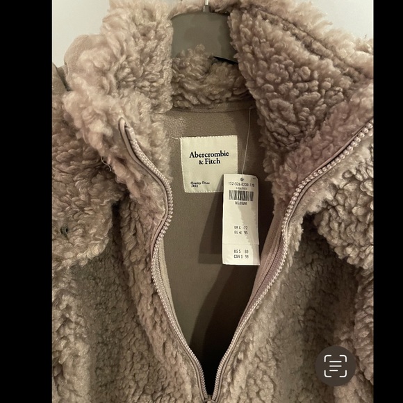 Abercrombie and fitch faux fur jacket - Picture 3 of 4